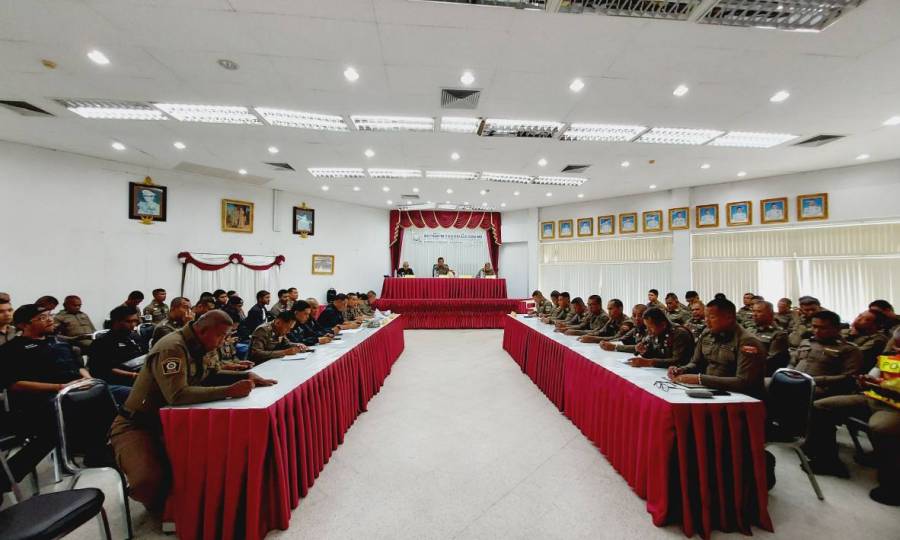 ประชุมประจำเดือนเมษายน สถานีตำรวจภูธรเมืองชุมพร ครั้งที่ 4/2568 ณ ห้องประชุมชั้น 4 