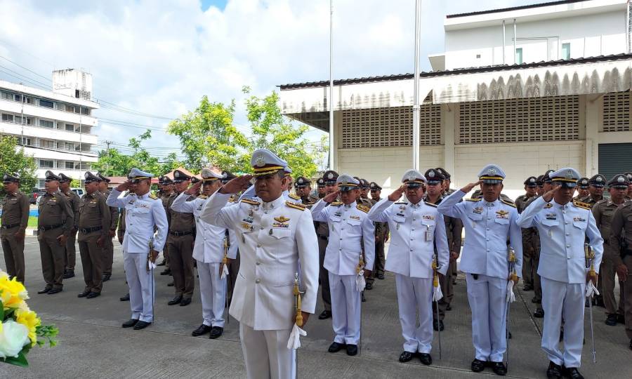 พ.ต.อ.ปัญญา  ท้วมศรี ผกก.สภ.เมืองชุมพร พร้อมข้าราชการตำรวจในสังกัด สภ.เมืองชุมพร เข้าร่วมพิธีถวายสัตย์ปฏิญาณเพื่อเป็นข้าราชการที่ดีและพลังของแผ่นดิน ประจำปี พ.ศ.2568 