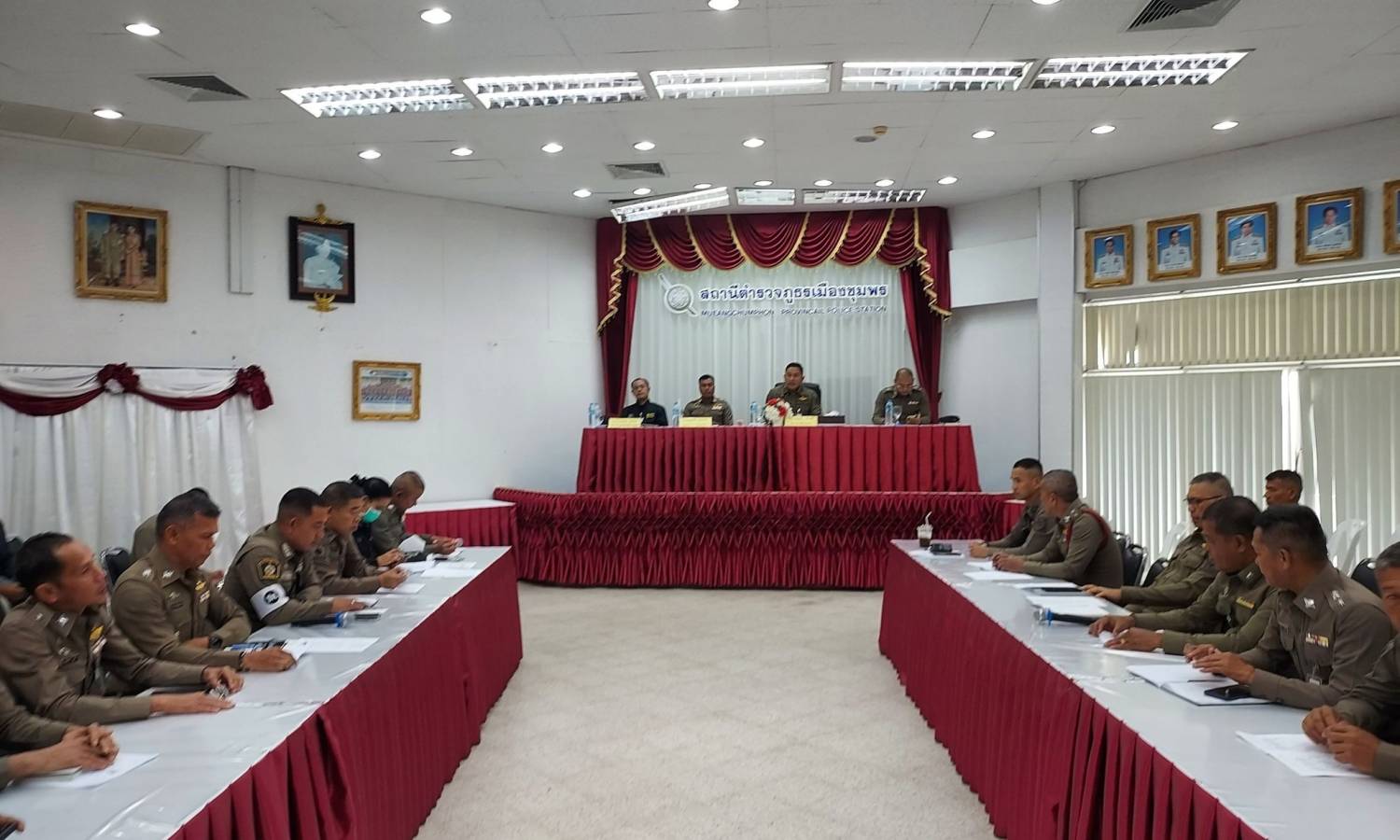 ประชุมประจำเดือนธันวาคม สถานีตำรวจภูธรเมืองชุมพร ครั้งที่ 12/2568 ณ ห้องประชุมชั้น 4